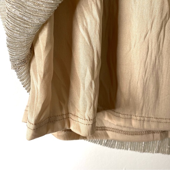 W5 Neutral Gold Shimmer Pleated Flutter Sleeve Blouse NWT - Picture 4 of 7